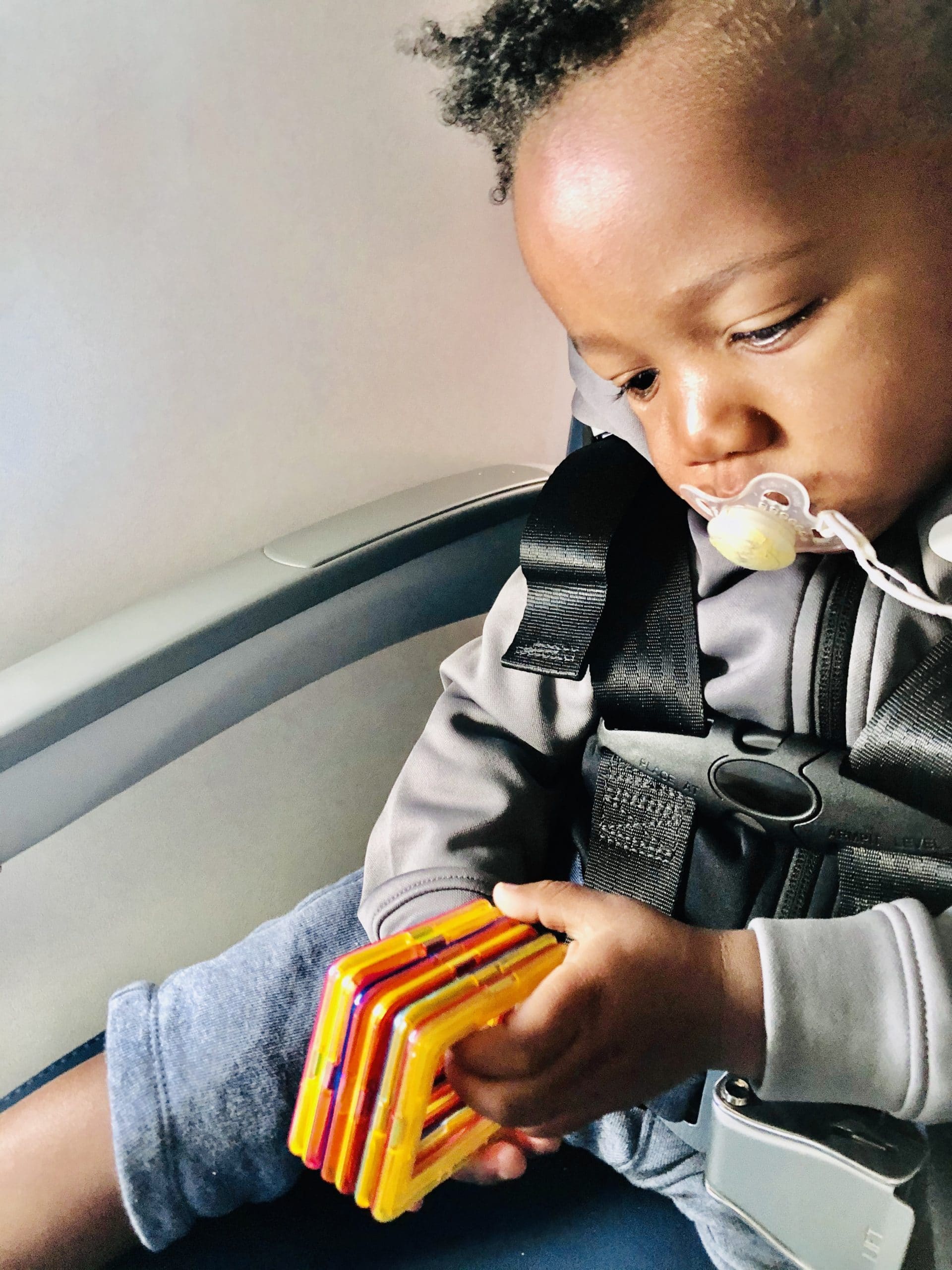 Toddler plane essentials! #toddlermom #travelingwithtoddlers  #flyingwithkids #travelwithkids 