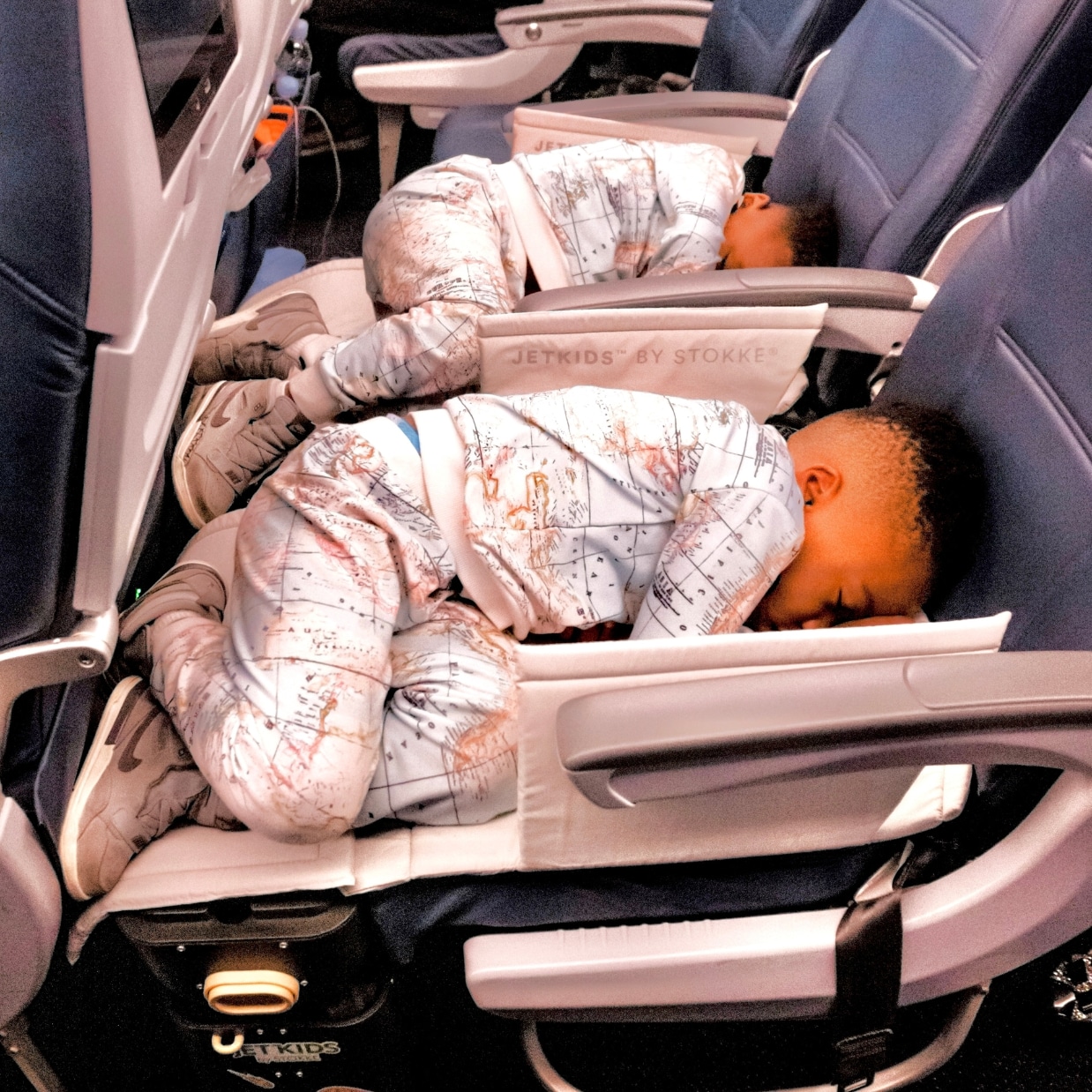 A Complete Guide to the Best Toddler Airplane Beds - The Traveling Twin ...