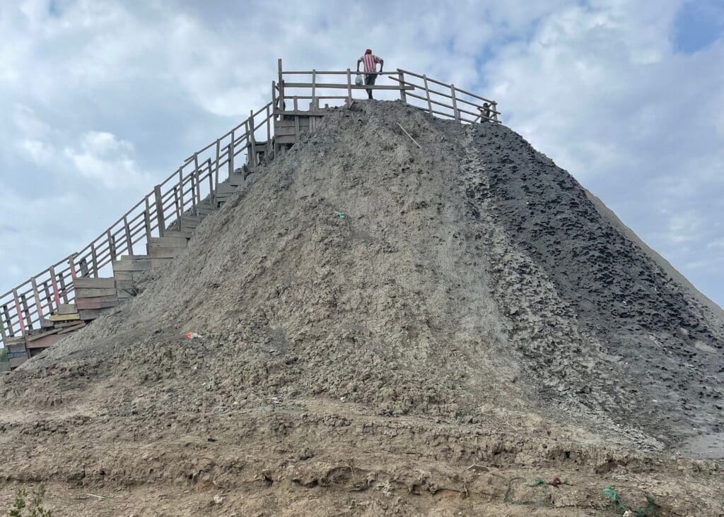 Picture of the Volcan de Totum from the parking lot. The sleepery stairs leading up to the mud bath are on the left.